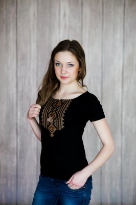 Жіноча чорна вишита футболка в українському стилі «Гуцулка (коричнева вишивка)» S - 8609772 - SvitStyle