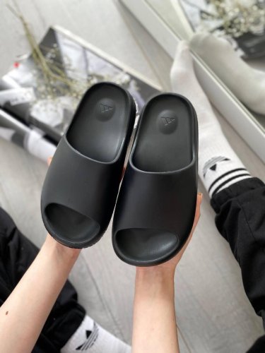 Шльопанці Adidas Yeezy Slide Black (рр 36-44) - SvitStyle