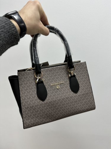 Michael Kors Marilyn Large Logo Grey - SvitStyle