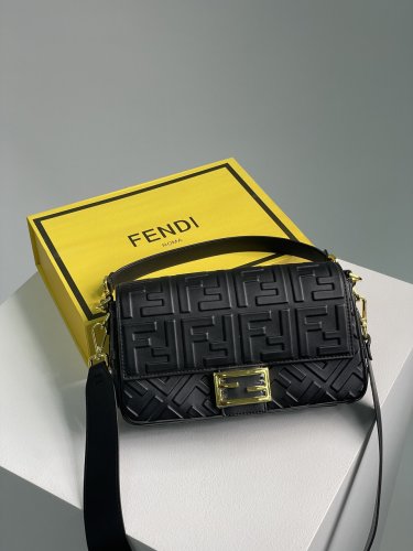 Сумка Fendi Baguette Black Leather Bag - SvitStyle