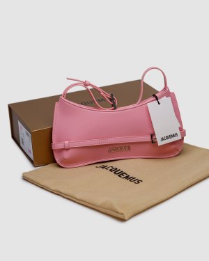 Сумка Jacquemus Le Bisou Ceinture Leather Shoulder Bag in Pink - 8634633 - SvitStyle